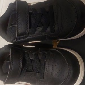 TODDLER NIKES